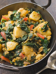 Sag Aloo in a Karai Pan