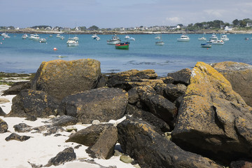 Rochers et plage en Bretagne