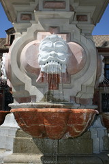 fontein op het plein virgen de los reyes in sevilla