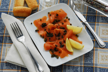 Carpaccio di salmone al pepe verde - Antipasto Toscana