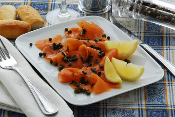 Carpaccio di salmone al pepe verde - Antipasto Toscana