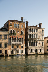Fototapeta na wymiar Dwa piękne pałace w Canal Grande, Wenecja, Włochy