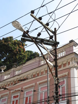 Lampadaire, fils électriques, Rio, Brésil.