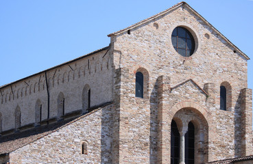 Fototapeta na wymiar fasada bazyliki