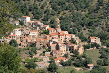 Fototapeta na wymiar Wieś Avapessa na Korsyce