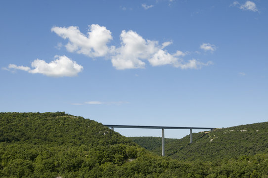 Fototapeta Schnellstraßenbrücke in Istrien
