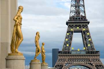 Fototapeta na wymiar Wieża Eiffla z Trocadero, Paryż (Francja)