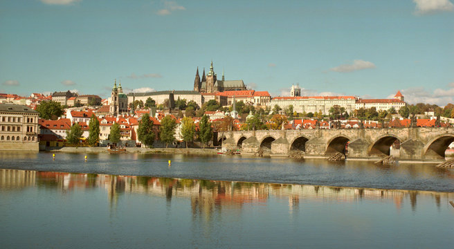 Panorama of Prague with Charles bridge © Vojtech Vlk