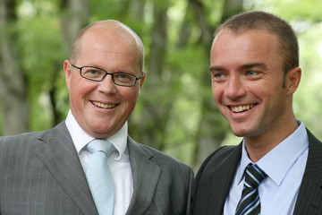 deux amis en costume #1