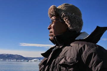Inuit hunter from East Greenland - obrazy, fototapety, plakaty