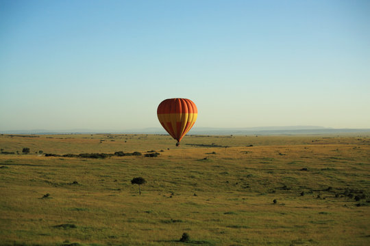 Fototapeta African balloon safari over Masai Mara Kenya.