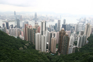 Fototapeta na wymiar Hong Kong skyline from Victoria peak on a cloudy day.
