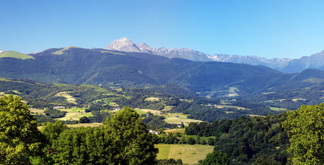 Fototapeta na wymiar Panorama des Pyrénées