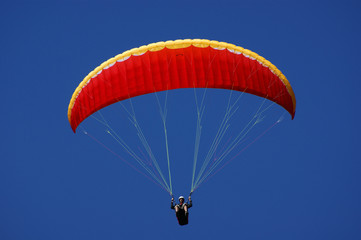 PARAPENTE ROUGE