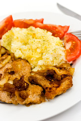 Steak vom Schweinefleisch-geröstet auf Zwiebeln