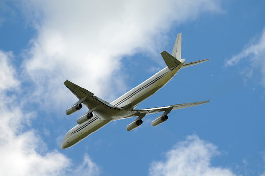 Quad engine jet airplane with landing gear up