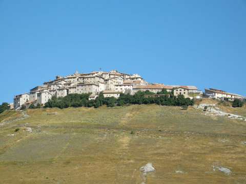 Italienisches Bergdorf - Castelluccio