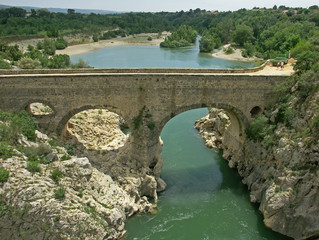 Naklejka premium pont sur l'Hérault