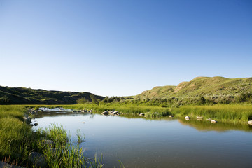 Fototapeta na wymiar Creek Saskatchewan wzgórza w pięknej natury