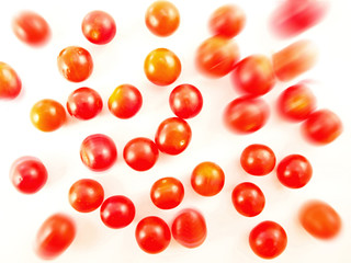 falling down tomatoes, central focusing