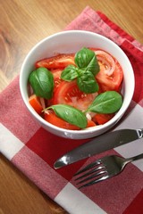 vorspeise tomaten basilikum