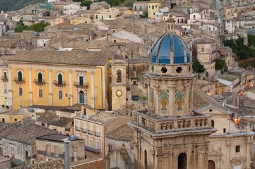 Fototapeta premium Ragusa Cityscape at dusk