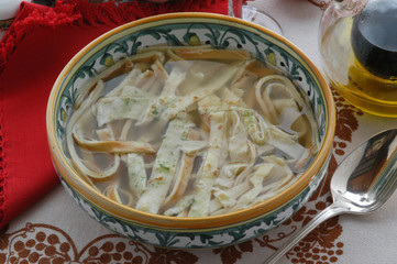 Tagliatelle di frittata in brodo - Primi Trentino Alto Adige