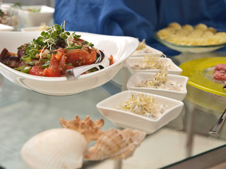 wellness büffet, bunte salat,matjes in sauerrahm