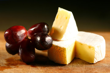 cheese brie and grape gourmet food