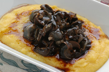 Polenta e lumache alla trentina - Secondi Trentino Alto Adige