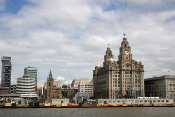 Fototapeta na wymiar Liverpool river front