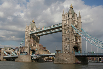 Fototapeta na wymiar Widok na Tower Bridge Londyn