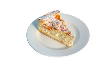 Aprikosenkuchen auf Teller