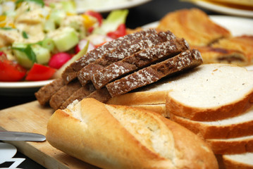 délicieux repas avec du pain