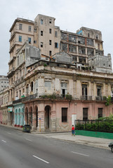 Fototapeta na wymiar Stare domy w Hawanie, Kuba