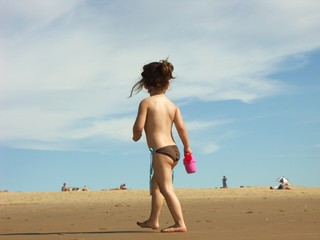 enfant à la plage