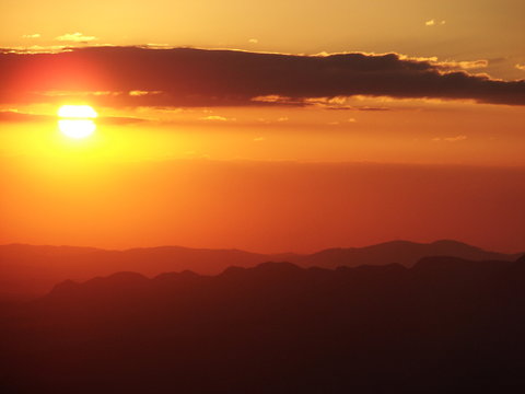 P&ocirc;r do Sol - Serra da Moeda - MG