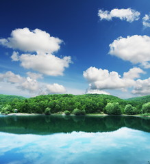 Obraz na płótnie Canvas Beautiful mountains lake