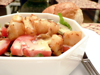 salad with scallops, tomato, lettuce, hot pepper and onion 3