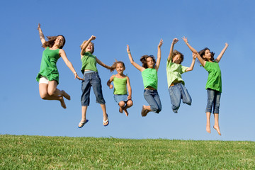 group of childrend jumping - 9062692