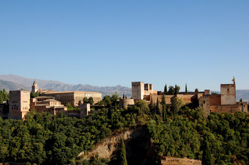 Fototapeta na wymiar et l'Alhambra Sierra Nevada
