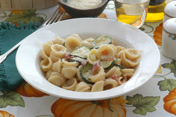 Orecchiette speck e pecorino - Primi Trentino Alto Adige
