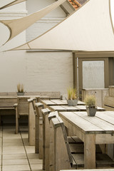 Terrasse de restaurant en bois de Teck