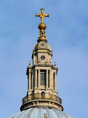 Fototapeta na wymiar Kreuz an der St. Pauls Cathedral