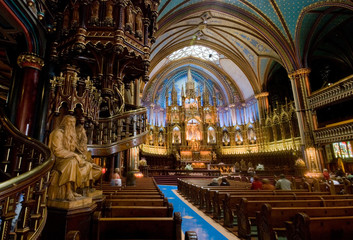 Fototapeta na wymiar Notre Dame de Montreal-wnętrze