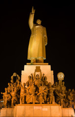 Mao Statue Heroes Zhongshan Square Shenyang Liaoning Night