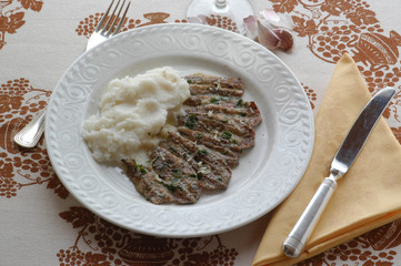 Acciughe marinate e pure di patate