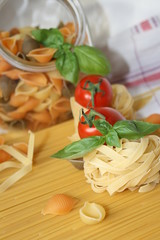 Bandnudeln, Tomaten...