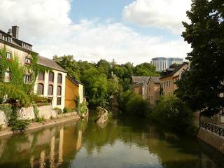 Fototapeta na wymiar Luxembourg - Lower town of Grund - Alzette river