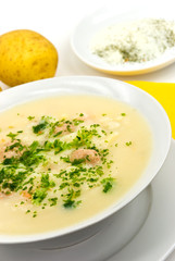 Kartoffel-Krem-Suppe mit Fleischbällchen